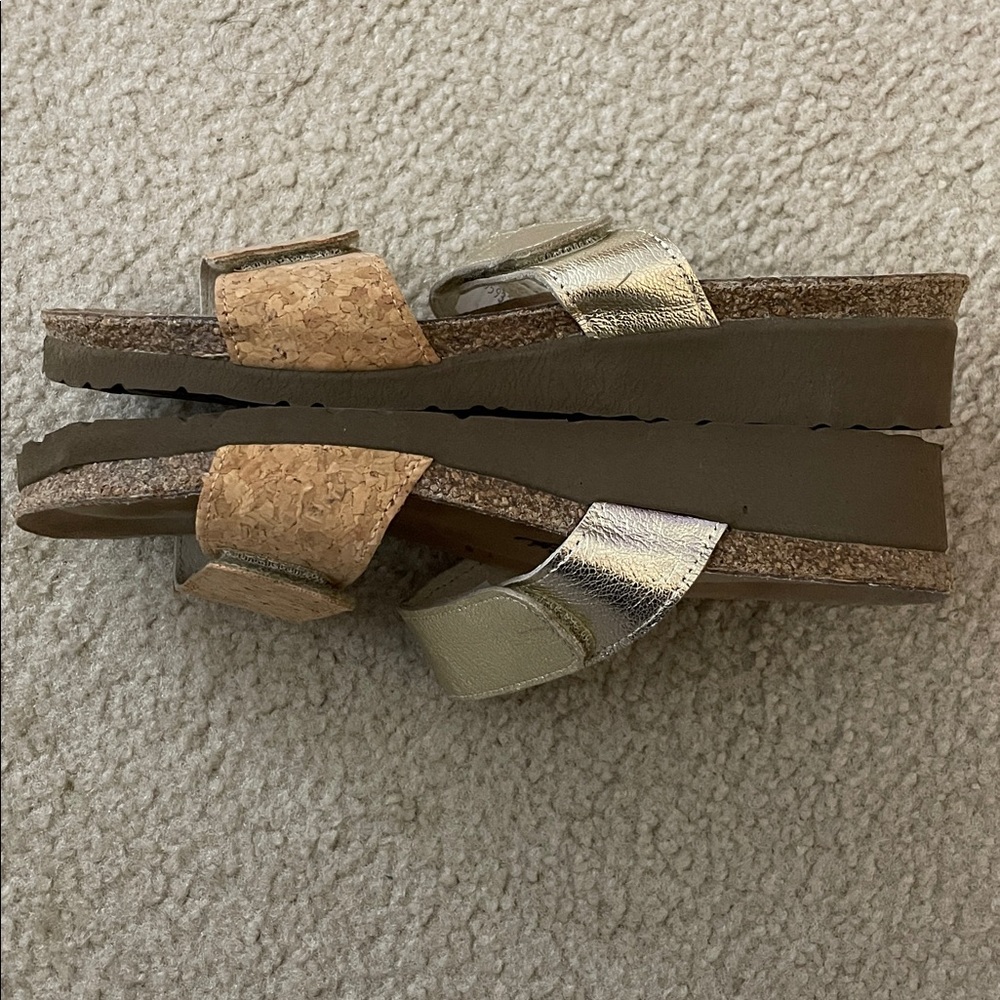 Vintage NAOT Gold and Tan Cork Sandals, Size 7 - Picture 4 of 11